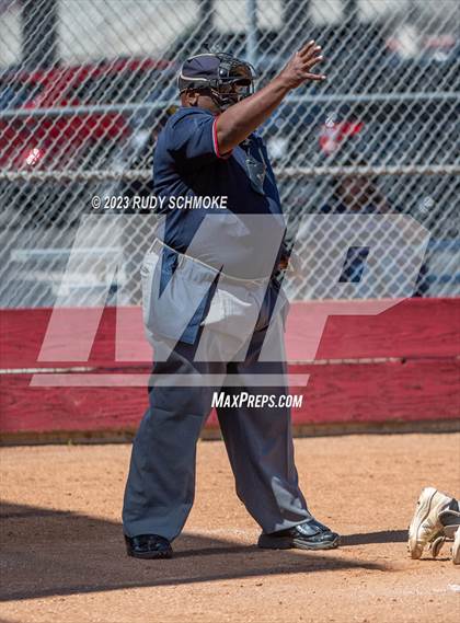 Thumbnail 2 in Mission Hills vs San Dieguito Academy photogallery.