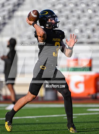 Thumbnail 3 in Tomball vs Klein Oak photogallery.