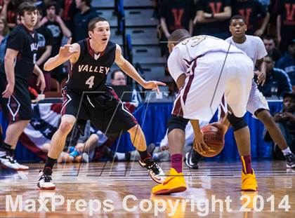 Thumbnail 1 in Valley Regional vs. Sacred Heart (CIAC Class S Final) photogallery.