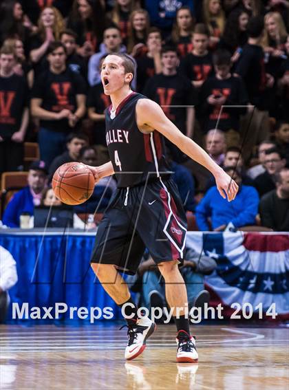 Thumbnail 1 in Valley Regional vs. Sacred Heart (CIAC Class S Final) photogallery.
