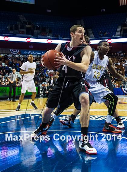 Thumbnail 2 in Valley Regional vs. Sacred Heart (CIAC Class S Final) photogallery.