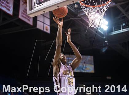 Thumbnail 2 in Valley Regional vs. Sacred Heart (CIAC Class S Final) photogallery.