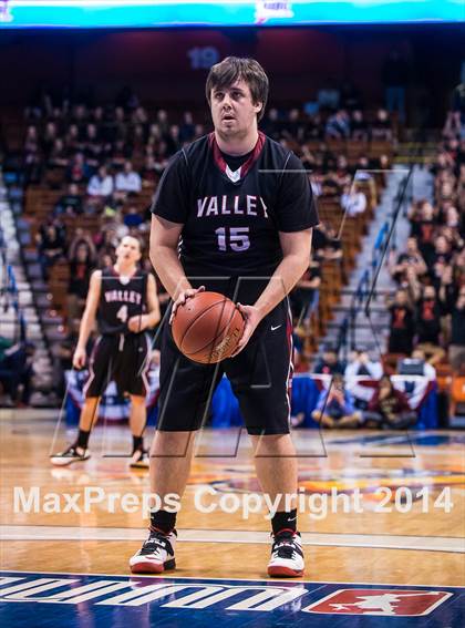 Thumbnail 3 in Valley Regional vs. Sacred Heart (CIAC Class S Final) photogallery.