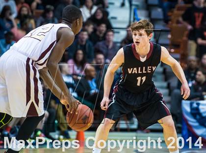 Thumbnail 2 in Valley Regional vs. Sacred Heart (CIAC Class S Final) photogallery.
