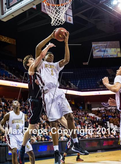 Thumbnail 3 in Valley Regional vs. Sacred Heart (CIAC Class S Final) photogallery.