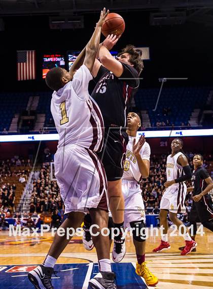 Thumbnail 3 in Valley Regional vs. Sacred Heart (CIAC Class S Final) photogallery.
