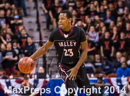 Thumbnail 1 in Valley Regional vs. Sacred Heart (CIAC Class S Final) photogallery.