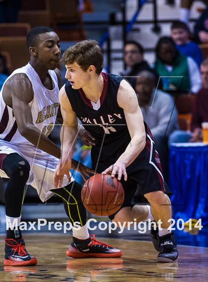 Thumbnail 2 in Valley Regional vs. Sacred Heart (CIAC Class S Final) photogallery.
