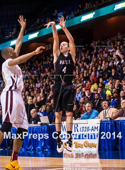 Thumbnail 2 in Valley Regional vs. Sacred Heart (CIAC Class S Final) photogallery.