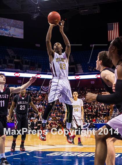 Thumbnail 2 in Valley Regional vs. Sacred Heart (CIAC Class S Final) photogallery.