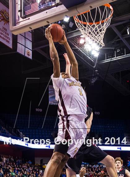 Thumbnail 2 in Valley Regional vs. Sacred Heart (CIAC Class S Final) photogallery.
