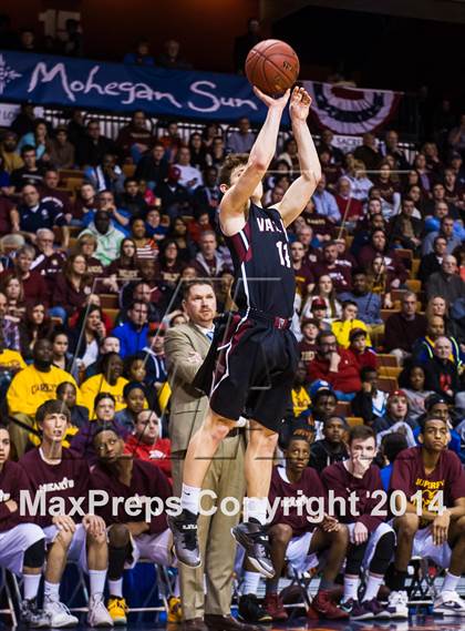 Thumbnail 1 in Valley Regional vs. Sacred Heart (CIAC Class S Final) photogallery.