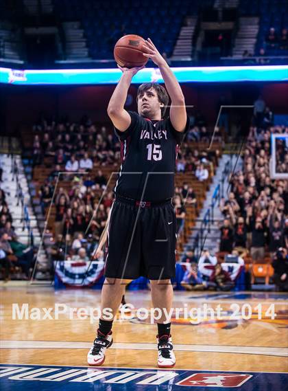 Thumbnail 2 in Valley Regional vs. Sacred Heart (CIAC Class S Final) photogallery.