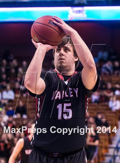 Thumbnail 1 in Valley Regional vs. Sacred Heart (CIAC Class S Final) photogallery.