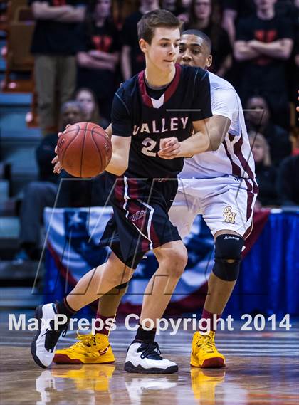 Thumbnail 3 in Valley Regional vs. Sacred Heart (CIAC Class S Final) photogallery.