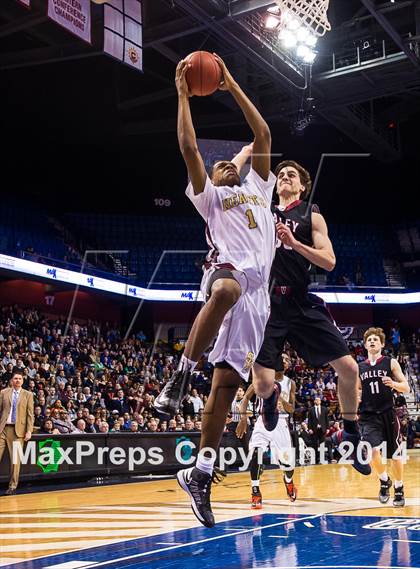 Thumbnail 1 in Valley Regional vs. Sacred Heart (CIAC Class S Final) photogallery.