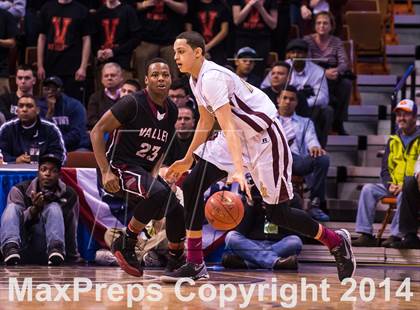 Thumbnail 1 in Valley Regional vs. Sacred Heart (CIAC Class S Final) photogallery.