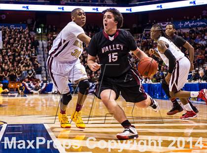 Thumbnail 3 in Valley Regional vs. Sacred Heart (CIAC Class S Final) photogallery.