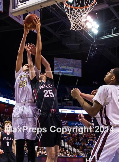 Thumbnail 1 in Valley Regional vs. Sacred Heart (CIAC Class S Final) photogallery.