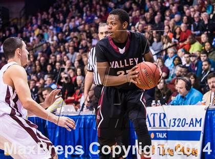 Thumbnail 3 in Valley Regional vs. Sacred Heart (CIAC Class S Final) photogallery.