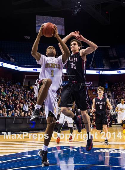 Thumbnail 3 in Valley Regional vs. Sacred Heart (CIAC Class S Final) photogallery.