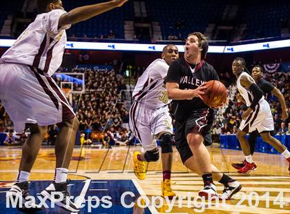 Thumbnail 1 in Valley Regional vs. Sacred Heart (CIAC Class S Final) photogallery.