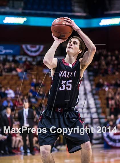 Thumbnail 2 in Valley Regional vs. Sacred Heart (CIAC Class S Final) photogallery.