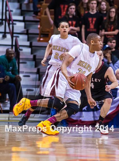 Thumbnail 2 in Valley Regional vs. Sacred Heart (CIAC Class S Final) photogallery.