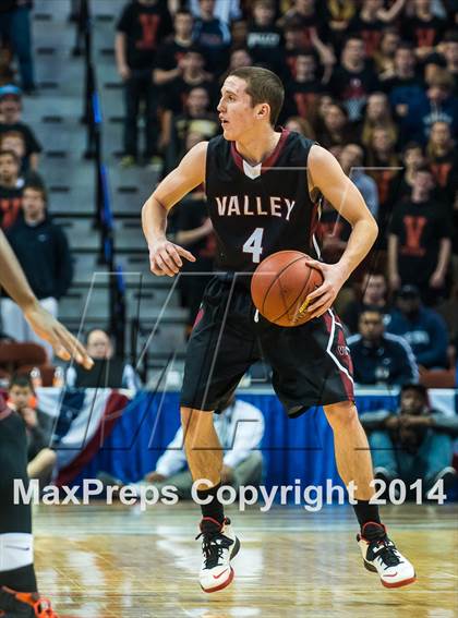 Thumbnail 1 in Valley Regional vs. Sacred Heart (CIAC Class S Final) photogallery.