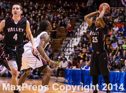 Thumbnail 3 in Valley Regional vs. Sacred Heart (CIAC Class S Final) photogallery.