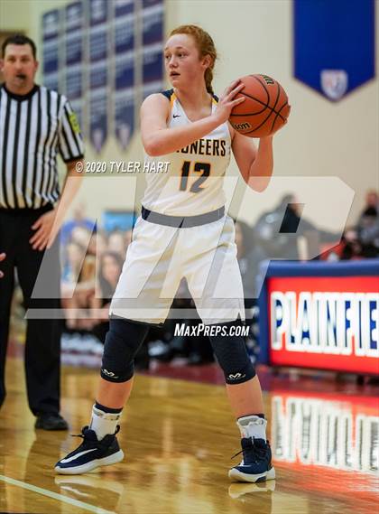 Thumbnail 3 in Brownsburg vs. Mooresville (IHSAA 4A First Round Playoff) photogallery.