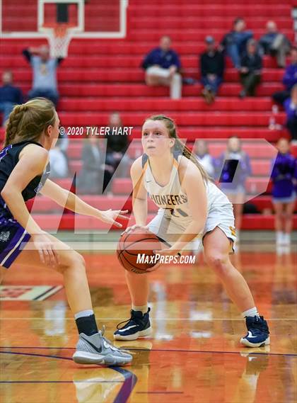 Thumbnail 1 in Brownsburg vs. Mooresville (IHSAA 4A First Round Playoff) photogallery.