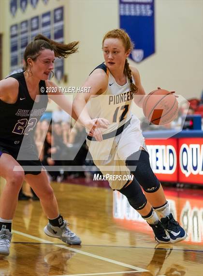 Thumbnail 2 in Brownsburg vs. Mooresville (IHSAA 4A First Round Playoff) photogallery.