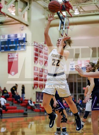 Thumbnail 2 in Brownsburg vs. Mooresville (IHSAA 4A First Round Playoff) photogallery.
