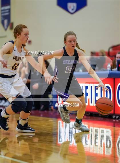 Thumbnail 2 in Brownsburg vs. Mooresville (IHSAA 4A First Round Playoff) photogallery.