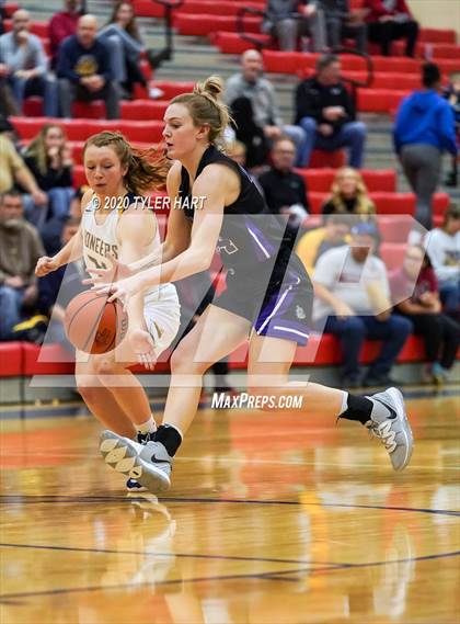 Thumbnail 1 in Brownsburg vs. Mooresville (IHSAA 4A First Round Playoff) photogallery.
