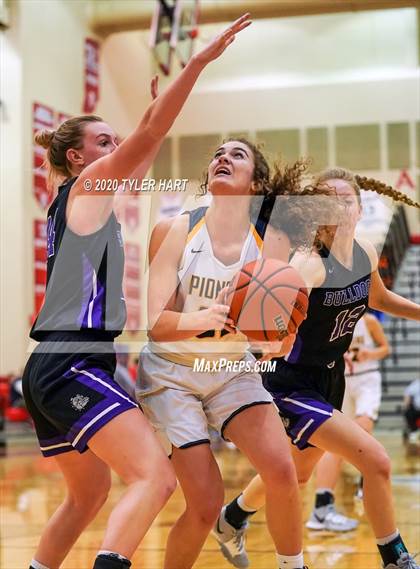 Thumbnail 2 in Brownsburg vs. Mooresville (IHSAA 4A First Round Playoff) photogallery.