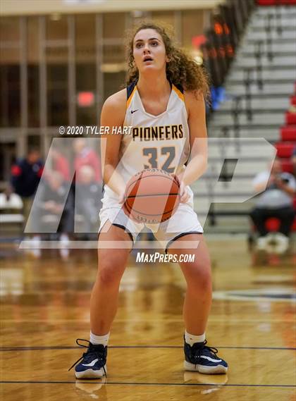 Thumbnail 3 in Brownsburg vs. Mooresville (IHSAA 4A First Round Playoff) photogallery.