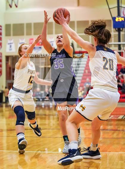 Thumbnail 2 in Brownsburg vs. Mooresville (IHSAA 4A First Round Playoff) photogallery.