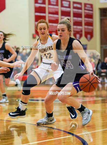 Thumbnail 2 in Brownsburg vs. Mooresville (IHSAA 4A First Round Playoff) photogallery.