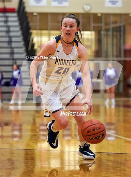 Thumbnail 3 in Brownsburg vs. Mooresville (IHSAA 4A First Round Playoff) photogallery.
