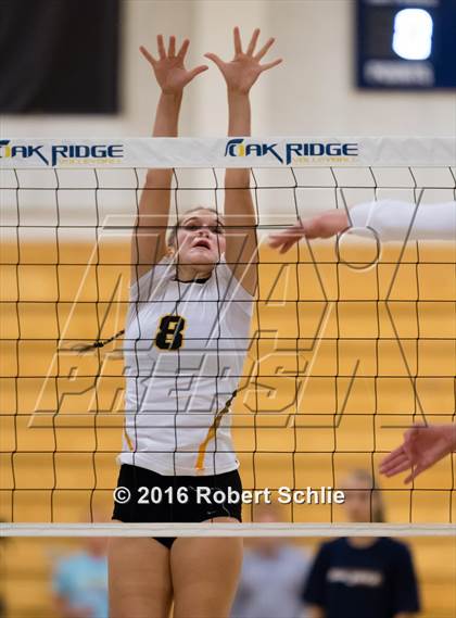 Thumbnail 2 in Del Oro @ Oak Ridge photogallery.