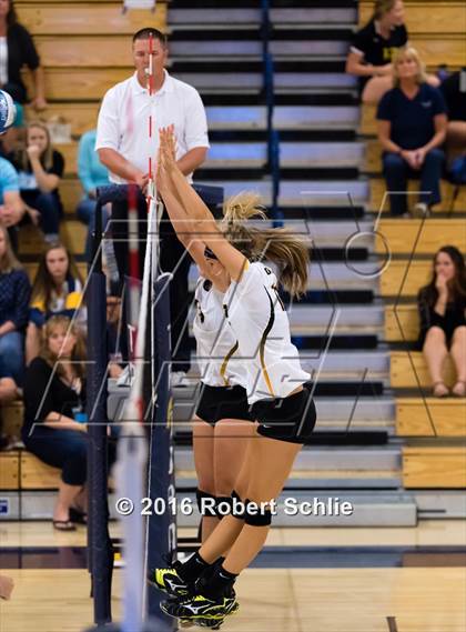 Thumbnail 2 in Del Oro @ Oak Ridge photogallery.