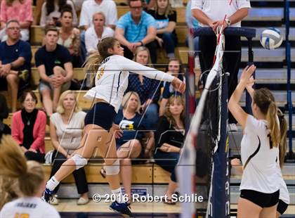 Thumbnail 2 in Del Oro @ Oak Ridge photogallery.