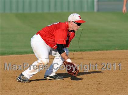 Thumbnail 3 in Pottsboro vs Paradise (2A Region 2 Area Playoffs) photogallery.