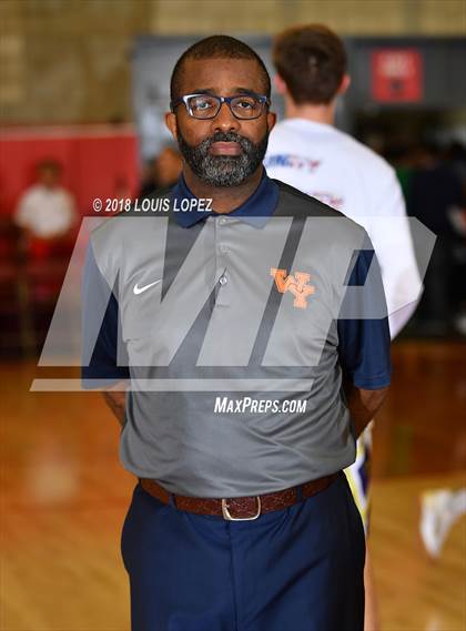 Thumbnail 3 in St. Augustine vs. Whitney Young (Nike Extravaganza) photogallery.