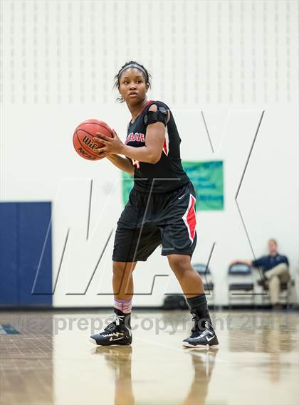 Thumbnail 3 in Heritage vs Woodgrove (Dulles District Semifinal) photogallery.