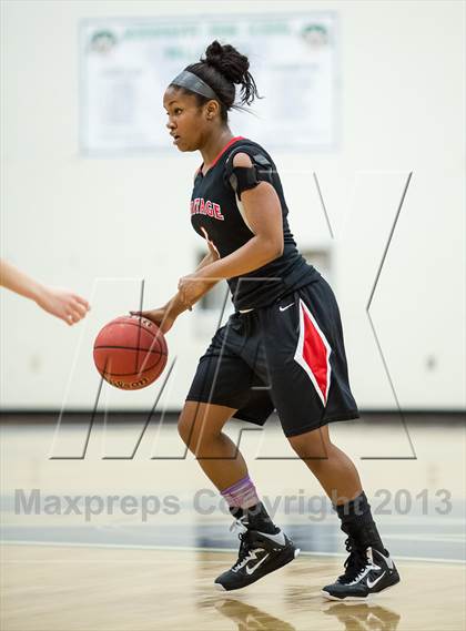 Thumbnail 2 in Heritage vs Woodgrove (Dulles District Semifinal) photogallery.