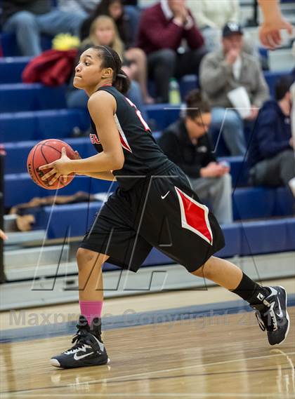 Thumbnail 2 in Heritage vs Woodgrove (Dulles District Semifinal) photogallery.