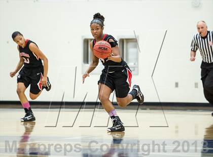 Thumbnail 3 in Heritage vs Woodgrove (Dulles District Semifinal) photogallery.